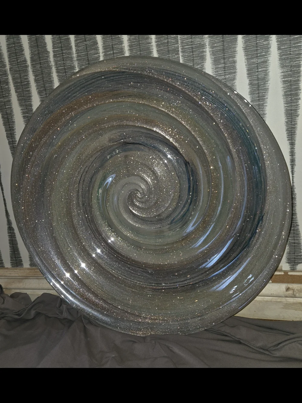 Large Pier 1 Decorative Art Glass Bowl / Centerpiece – 18